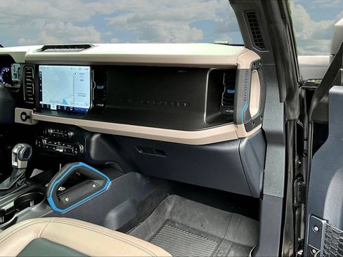 Certified 2022 Ford Bronco Wildtrak AWD/4WD image 28