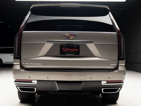 Used 2025 Cadillac Escalade ESV Premium Luxury Platinum AWD/4WD image 28