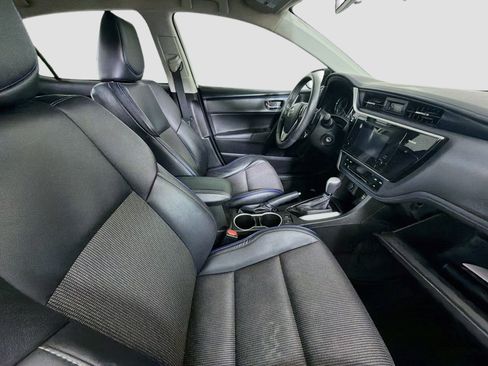Used 2017 Toyota Corolla SE FWD image 28