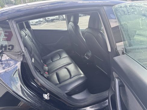 Used 2022 Tesla Model 3 Long Range AWD/4WD image 16