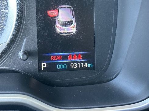 Certified 2022 Toyota Corolla SE w/ SE Preferred Package image 17