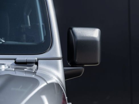 Used 2019 Jeep Wrangler Unlimited Rubicon AWD/4WD image 17