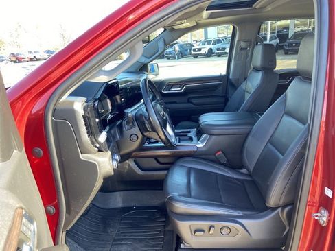 Used 2023 GMC Sierra 1500 SLT w/ SLT Premium Package image 33