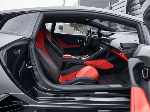 Used 2023 Lamborghini Huracan EVO image 33