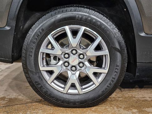 Used 2020 GMC Acadia SLT FWD image 17