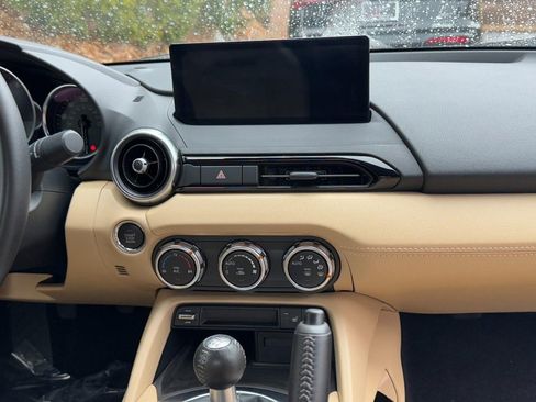 Used 2025 MAZDA MX-5 Miata RF Grand Touring image 13