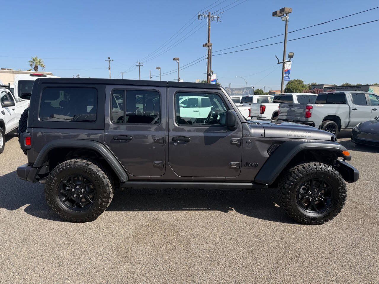 Used 2025 Jeep Wrangler Unlimited Sport AWD/4WD image 5