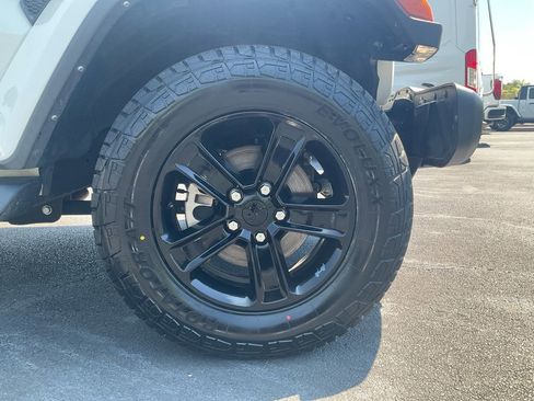 Used 2021 Jeep Wrangler Unlimited Sahara AWD/4WD image 10