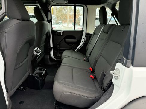 Used 2021 Jeep Wrangler Unlimited Sport image 24