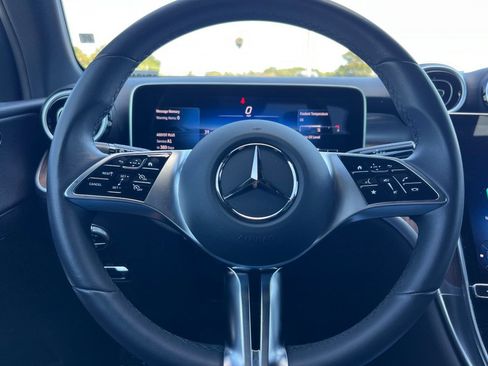 Used 2025 Mercedes-Benz GLC 300 image 27