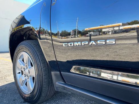 Used 2014 Jeep Compass Latitude image 10