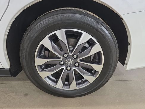 Used 2024 Honda Odyssey EX-L image 37