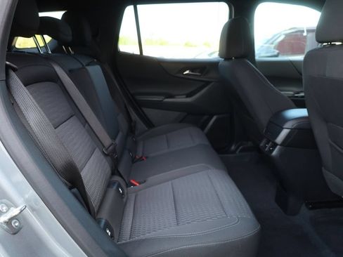 Used 2025 Chevrolet Equinox LT FWD image 14