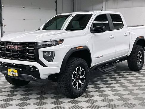 Used 2024 GMC Canyon AT4X AWD/4WD image 12