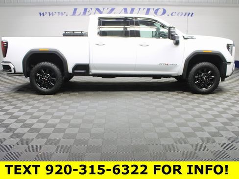 Used 2025 GMC Sierra 2500 AT4 image 2