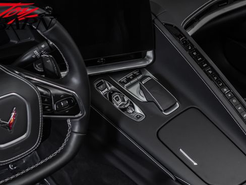 Used 2025 Chevrolet Corvette Stingray Preferred Conv w/ Z51 Performance Package RWD image 33