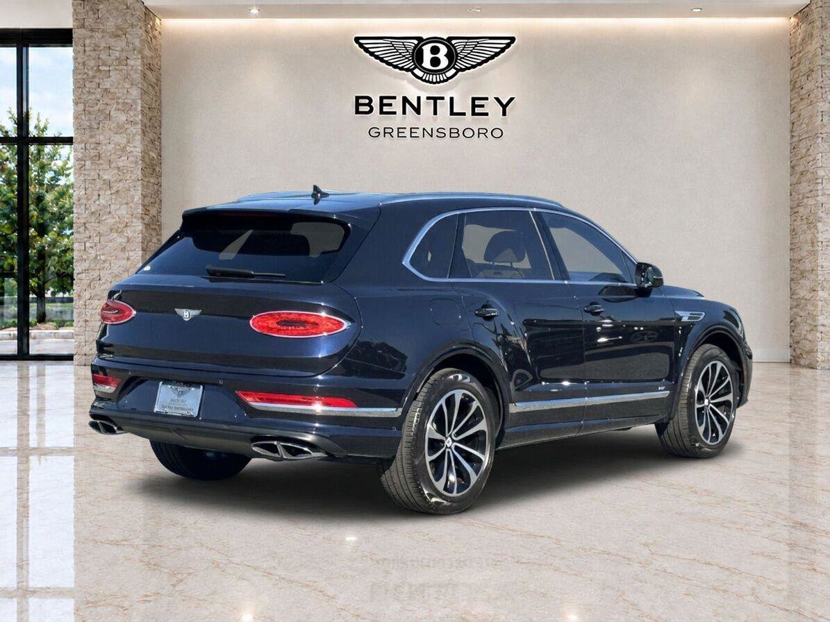 Used 2022 Bentley Bentayga AWD/4WD image 5