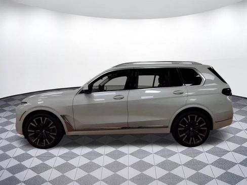 Certified 2025 BMW X7 xDrive40i image 2