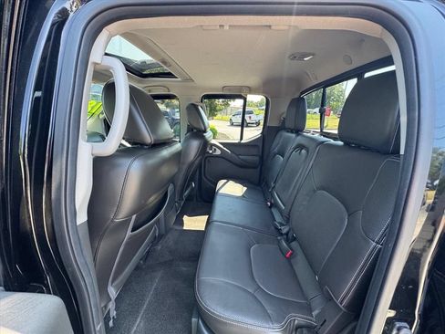 Used 2016 Nissan Frontier PRO-4X w/ Pro-4x Luxury Package AWD/4WD image 11