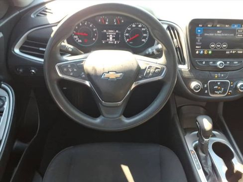 Used 2025 Chevrolet Malibu LS FWD image 25