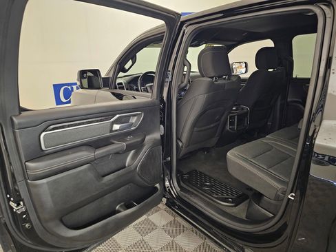 Used 2022 RAM 1500 Big Horn AWD/4WD image 34