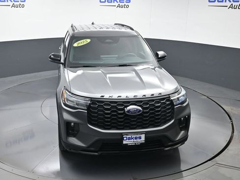 Used 2025 Ford Explorer ST-Line w/ ST-Line Street Pack image 52