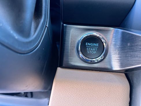 Used 2023 Ford F350 Lariat image 21