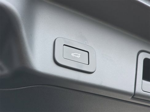 New 2026 Land Rover Range Rover Evoque Dynamic SE image 13