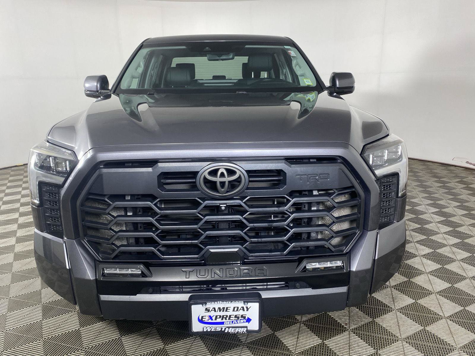 Used 2022 Toyota Tundra Limited AWD/4WD image 2