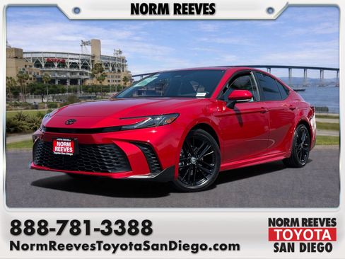 Used 2025 Toyota Camry SE w/ Convenience Package FWD image 1
