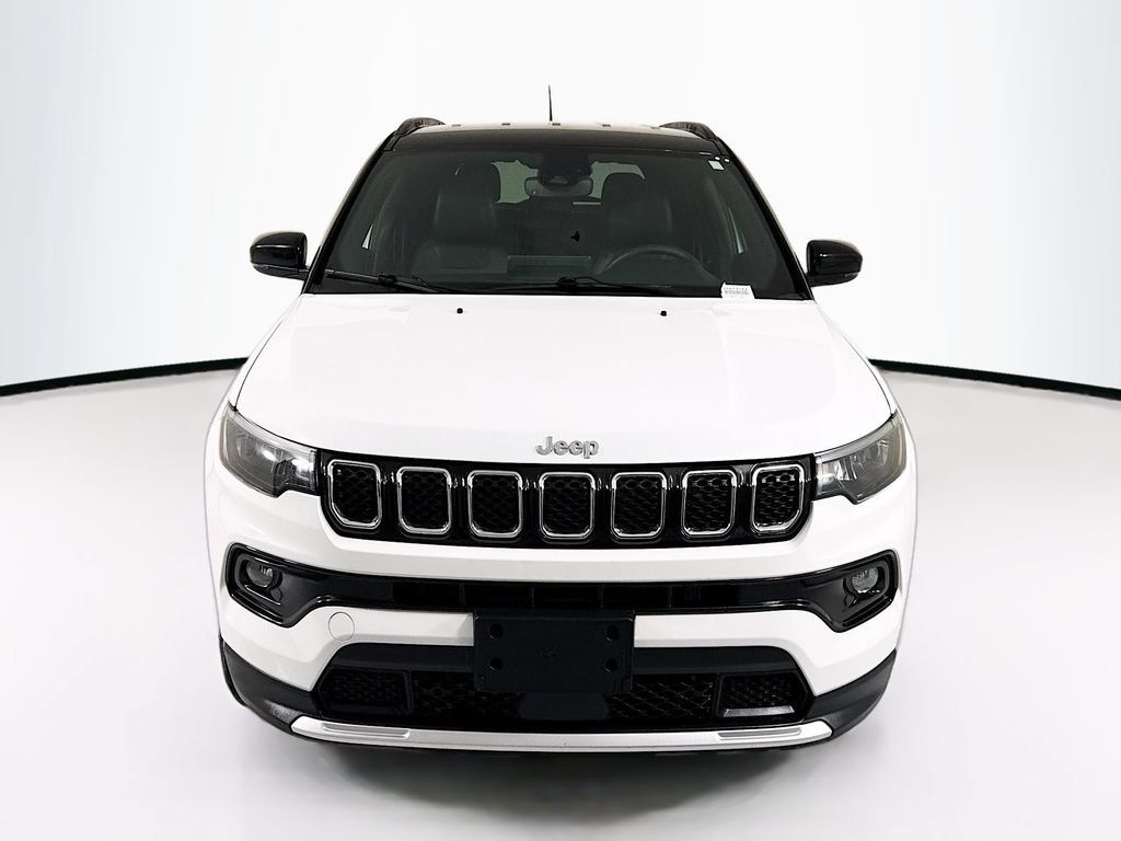 Used 2023 Jeep Compass Limited AWD/4WD image 2