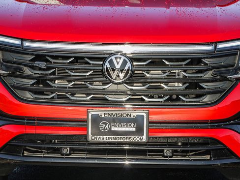 Used 2025 Volkswagen Atlas Cross Sport SEL R-Line image 7