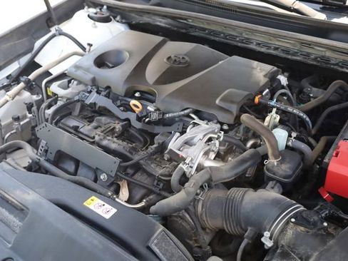 Used 2020 Toyota Camry LE FWD image 8