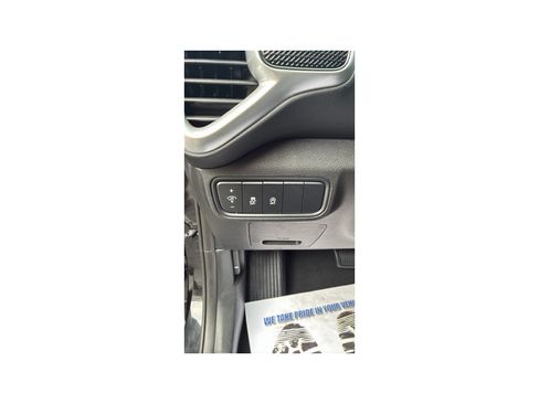 Used 2025 Kia Soul LX w/ LX Technology Package FWD image 13