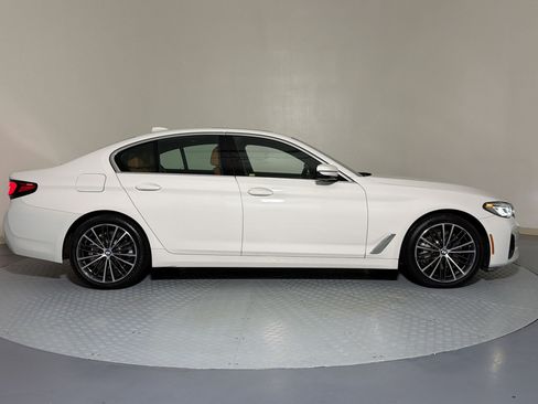 Used 2022 BMW 530i w/ Convenience Package RWD image 8