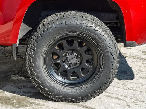 Used 2021 Chevrolet Colorado W/T w/ WT Convenience Package image 11