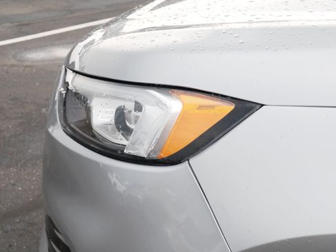 Used 2022 Ford Edge Titanium AWD/4WD image 16