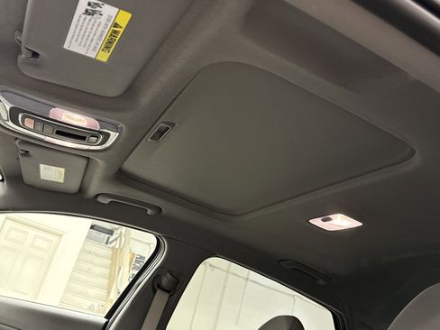 Used 2024 Hyundai Elantra SEL w/ Convenience Package image 10