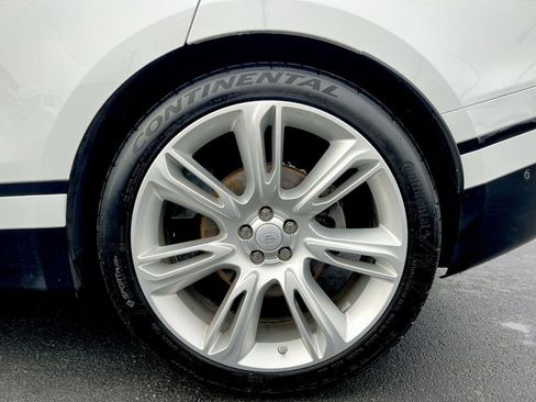 Used 2018 Land Rover Range Rover Velar image 27