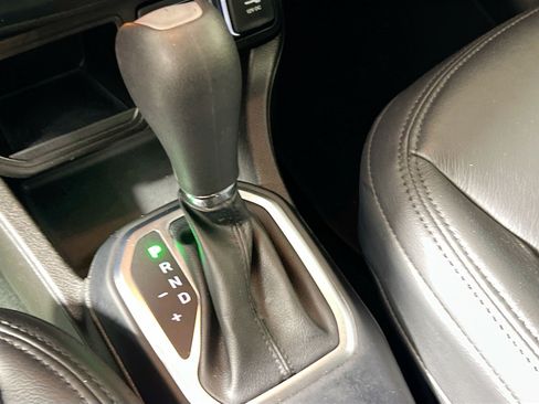 Used 2021 Jeep Renegade Latitude FWD image 25