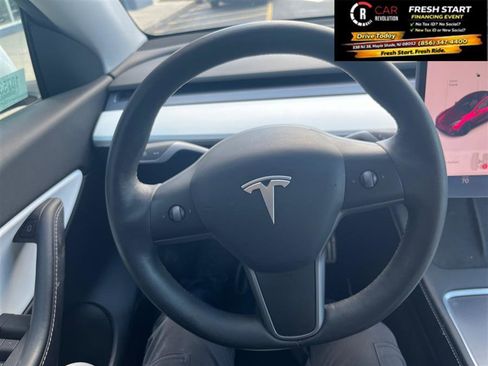 Used 2021 Tesla Model Y Performance image 24