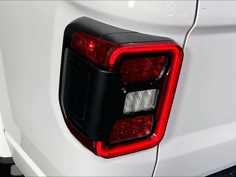 Used 2022 Jeep Gladiator Overland AWD/4WD image 27