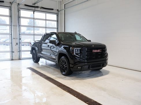 Used 2025 GMC Sierra 1500 Elevation image 2
