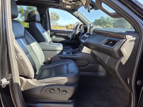 Used 2021 Chevrolet Tahoe Z71 w/ Rear Media and Nav Package image 28