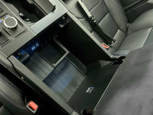 Used 2024 Toyota Tundra Platinum image 22