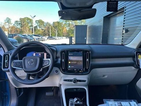 Used 2025 Volvo XC40 B5 Ultra w/ Protection Package AWD/4WD image 14