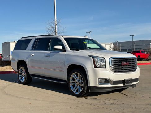 Used 2017 GMC Yukon XL SLT w/ Premium Edition image 1