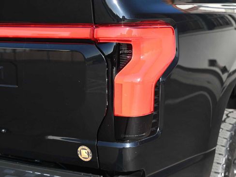 Used 2022 Ford F150 Lightning Lariat image 7