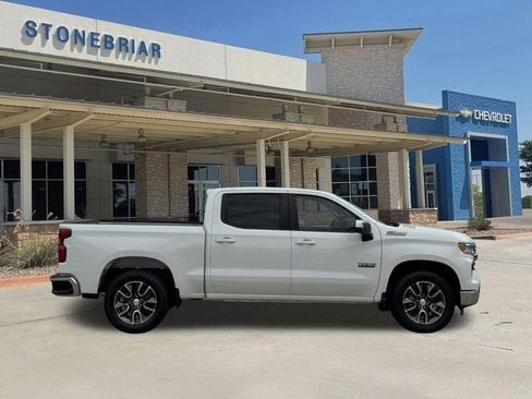 Used 2023 Chevrolet Silverado 1500 LT w/ Z71 Off-Road Package AWD/4WD image 4