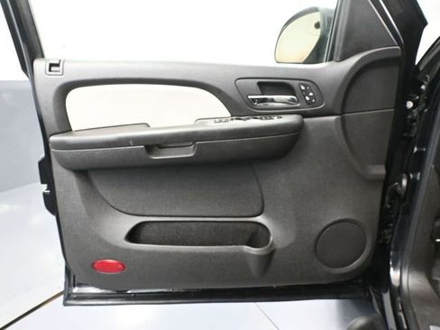 Used 2008 Chevrolet Suburban LT w/ LT Preferred Equipment Group image 19